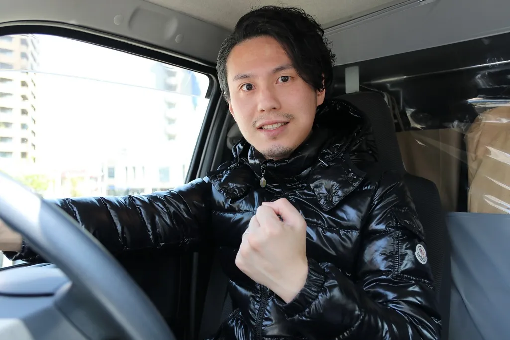 トラックドライバーってどんな職業？労働時間は