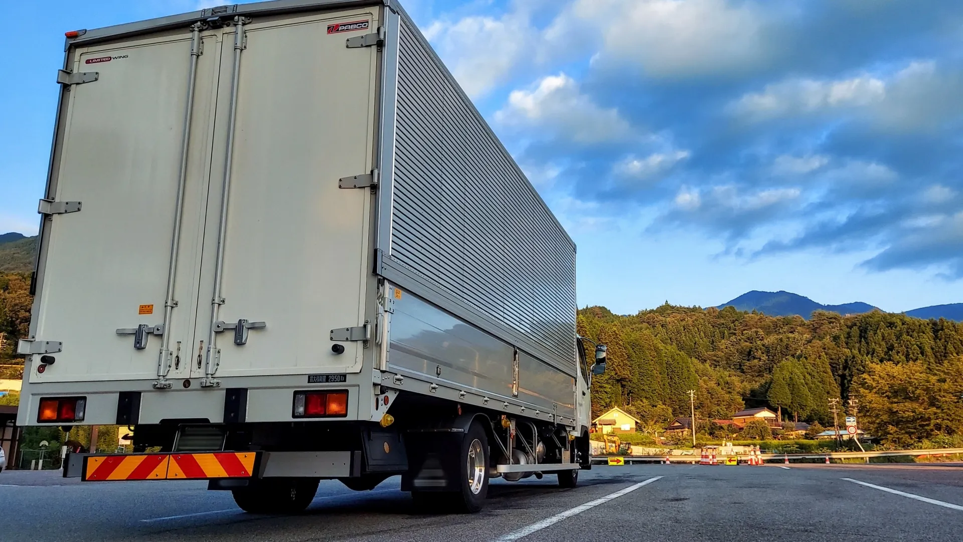 トラックドライバーの労働環境はコロナ禍により変化が加速