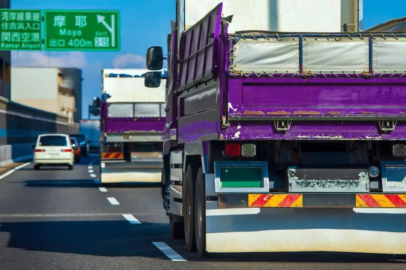 8トントラックの積載量と必要な自動車免許とは