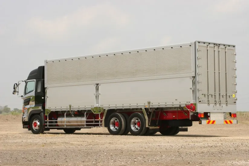10トントラックの積載量・車両総重量について