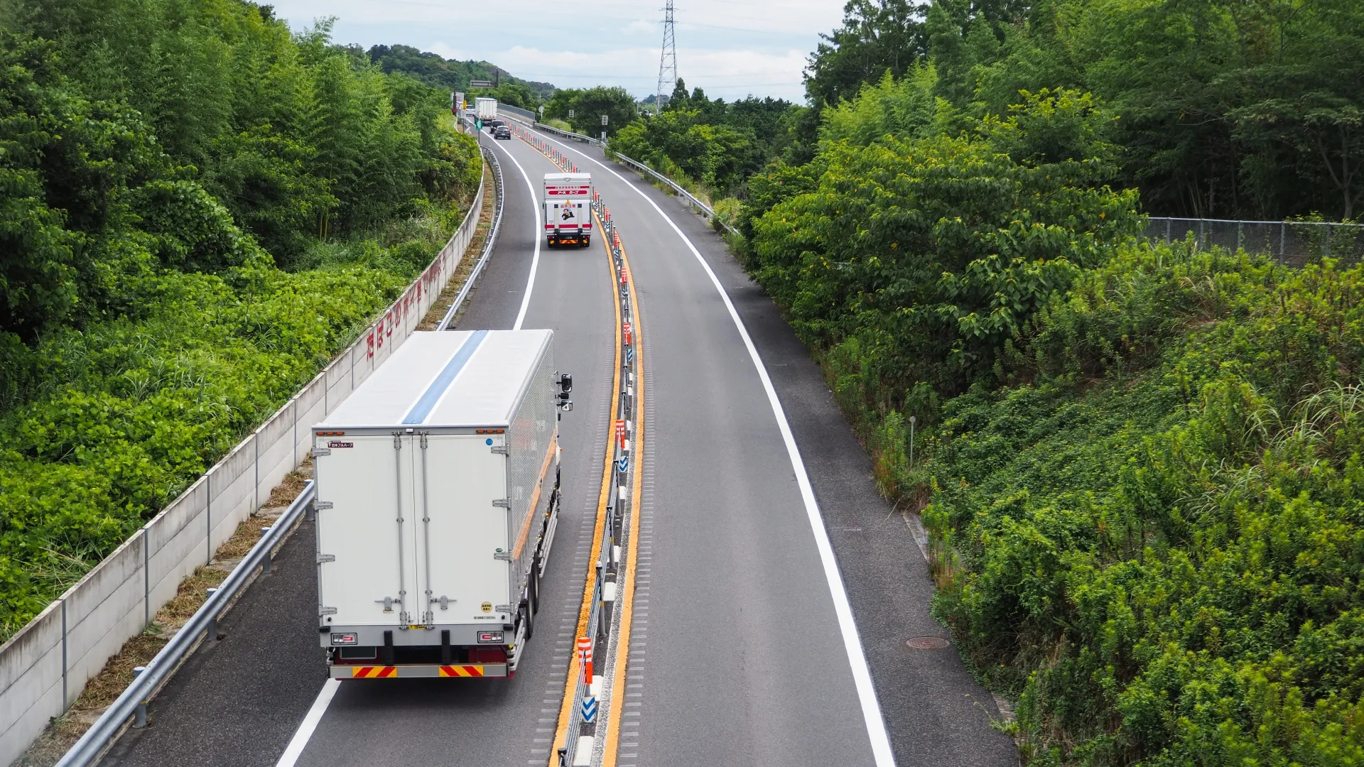 大型トラックの運転のコツのまとめ