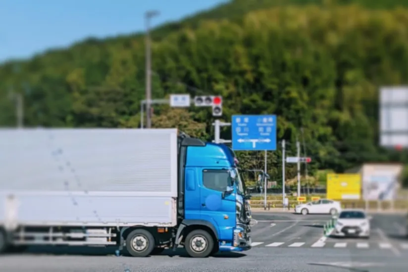 長距離ドライバーの労働時間は？仕事はきつい?
