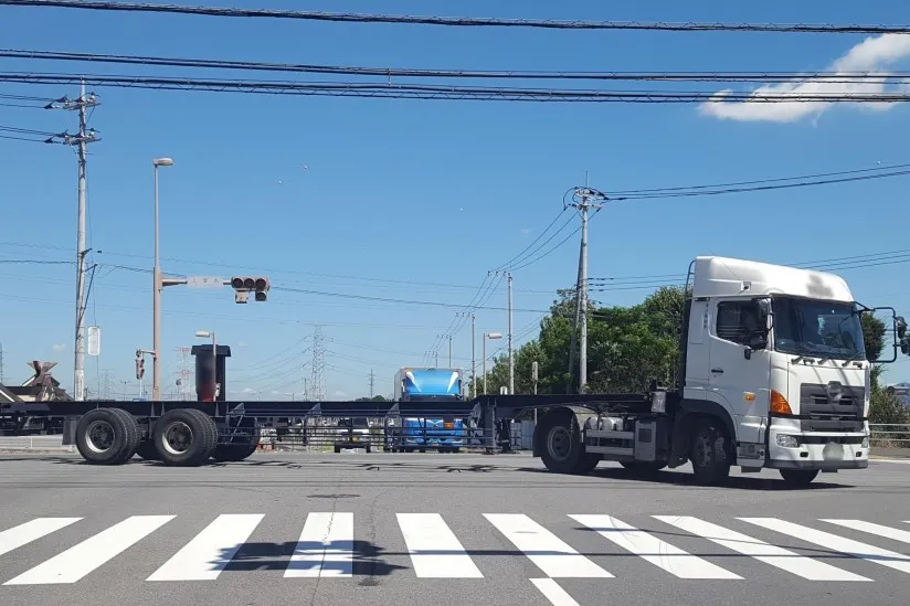 トレーラードライバーに必要な免許や年収など