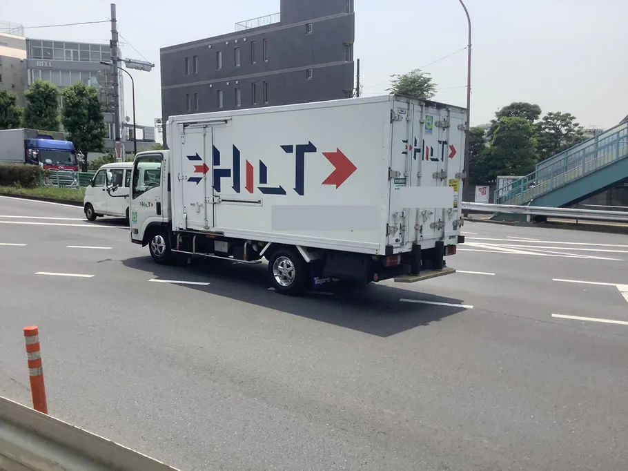 長距離トラック運転手の生活と気になる年収は